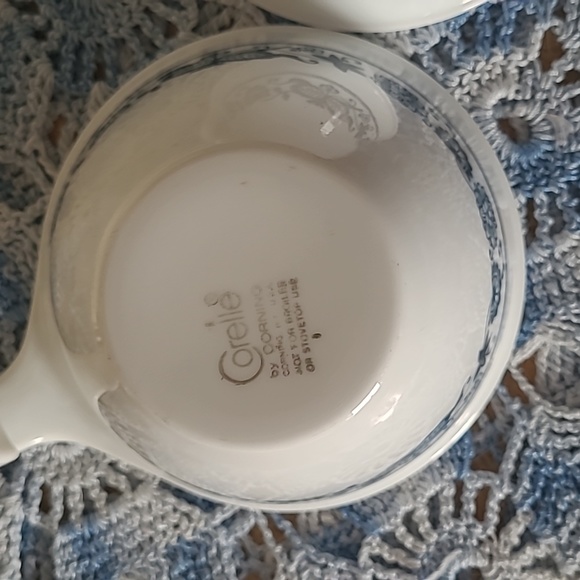 Set of 2 Blue Onion Corelle Tea Cups - Picture 4 of 5
